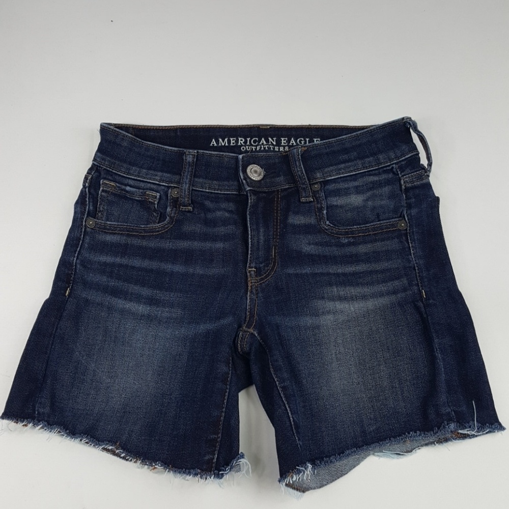 AMERICAN EAGLE OUTFITTERS